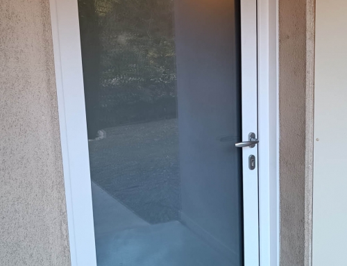 Porte d’entrée triple vitrage et très haute sécurité en Aluminium