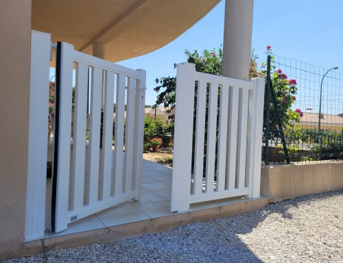 EB-Design : pose d’un portail battant en aluminium blanc à Peynier