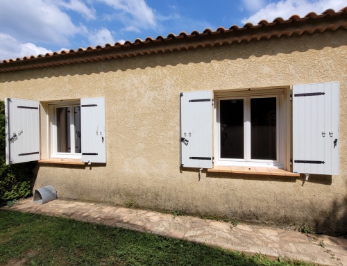 Remplacement de Volets Battants en PVC Blanc à La Bouilladisse : Esthétique, Isolation et Sérénité