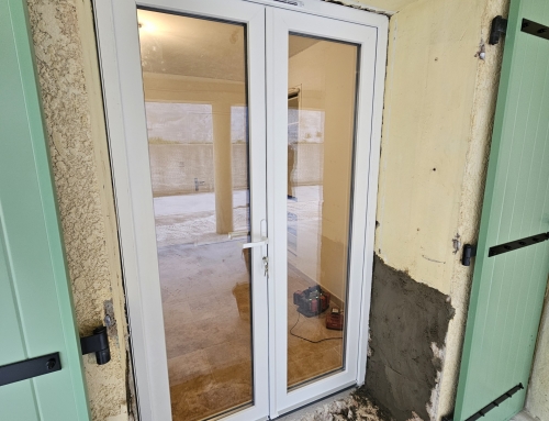 Remplacement de volets battants en PVC vert à Sanary : une rénovation élégante et performante signée EB-Design